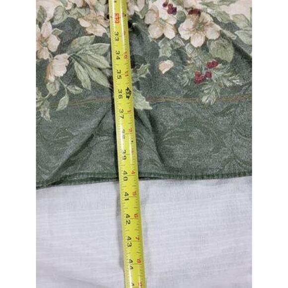 VTG KEMP & BEATLEY 40X57 Tablecloth Christmas damask Rectangle Floral COTTON - Picture 3 of 5